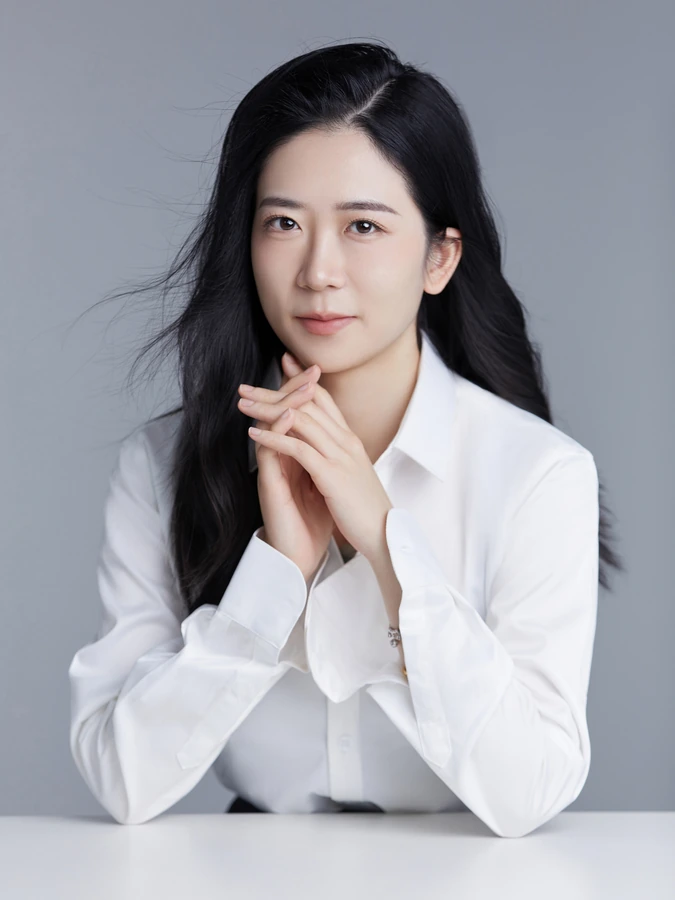 Qianwen Zhang, Senior Lawyer, Shanghai Mankun Law Firm